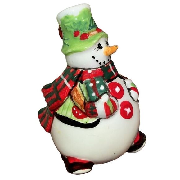 Fitz & Floyd 2013 Holly Hat Salt and Pepper Shaker - Picture 4 of 15